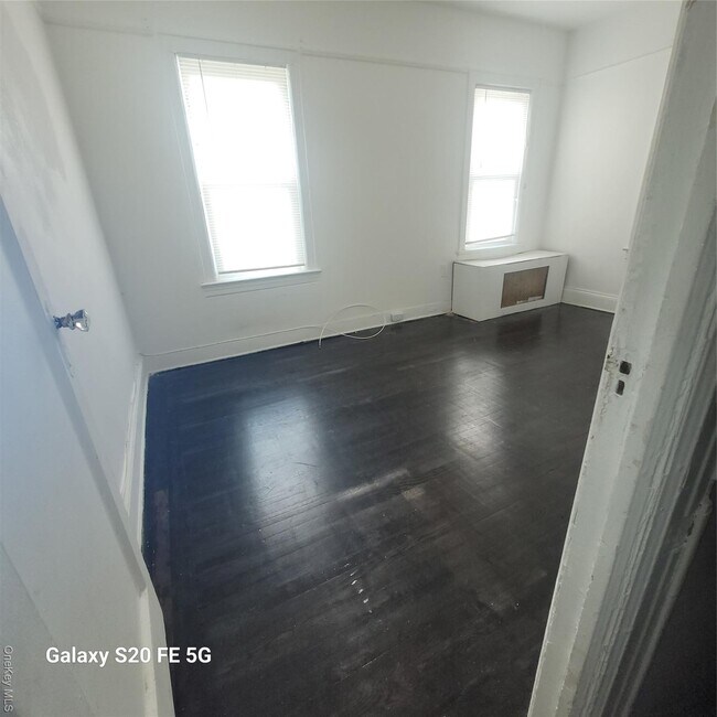 Building Photo - 93-18 240th St