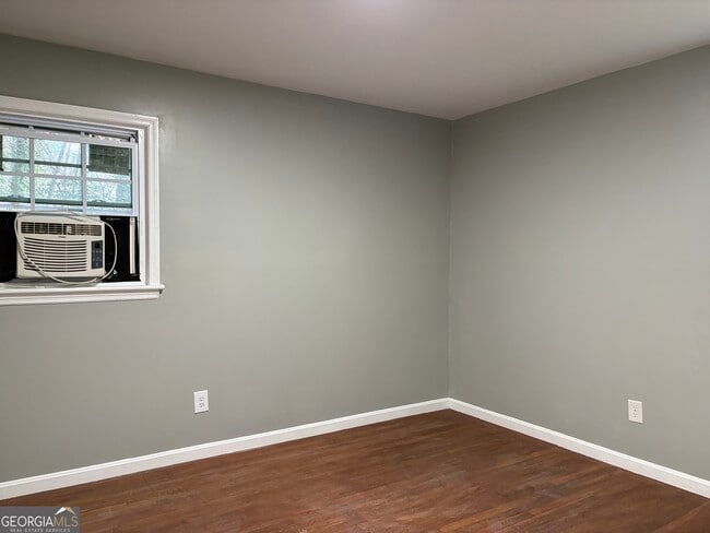 Building Photo - 979 Cone Rd