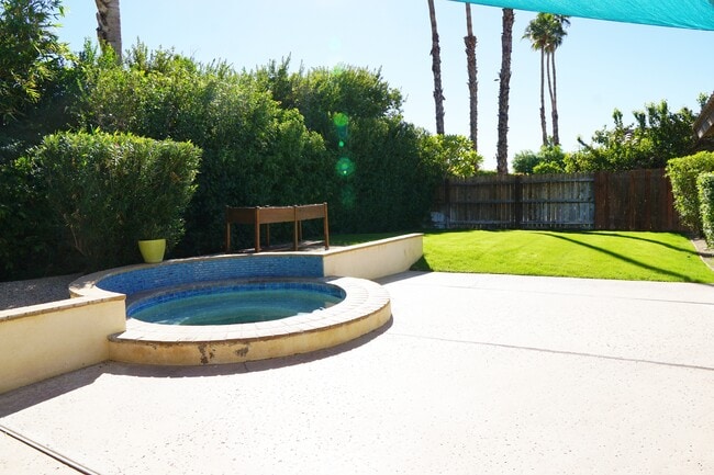 Building Photo - 44150 Calico Cir