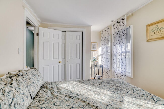 Building Photo - 26 Heck Ave