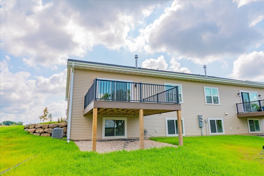 Building Photo - 1430 Palm Grass Way