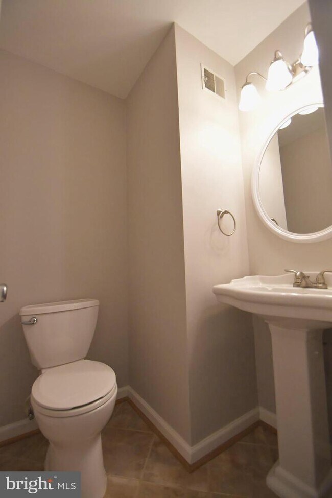 Building Photo - 9509 Hunt Square Ct