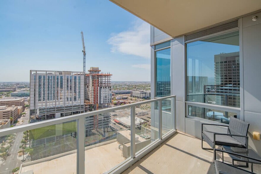 Building Photo - 44 W Monroe St