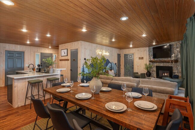 Building Photo - 401 Lookout Dr