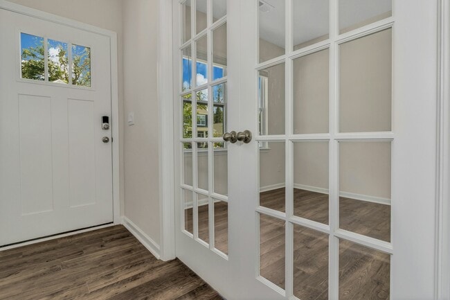 Building Photo - 136 Ashelyn Pk Dr