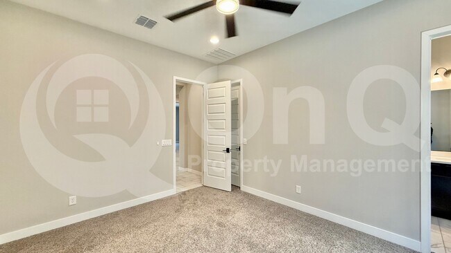 Building Photo - 10741 Tarragon Ave