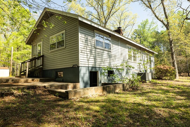 Building Photo - Spacious House on Old Six Mile Rd. - Water...