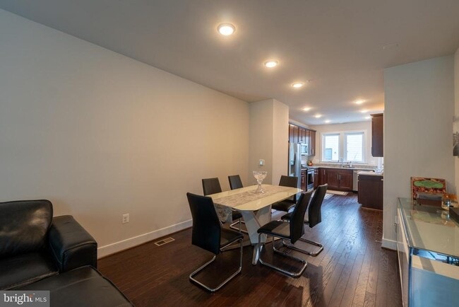 Building Photo - 515 Shorthorn Way