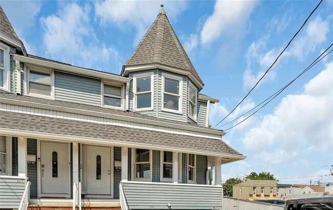 Primary Photo - 425 Hancock Pl