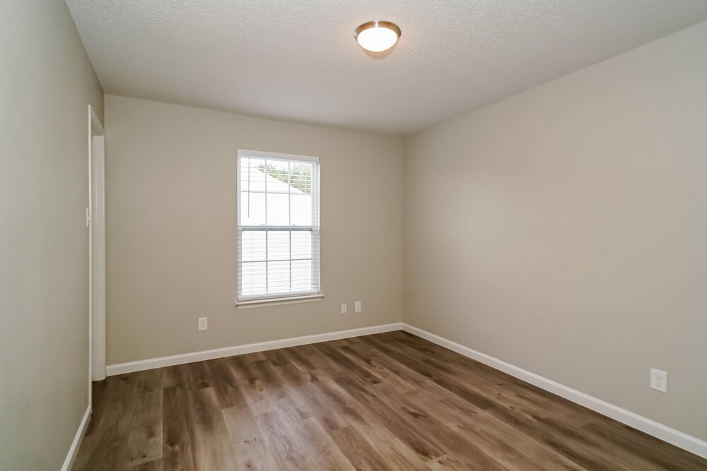 Building Photo - 5609 Woodland Trace Blvd