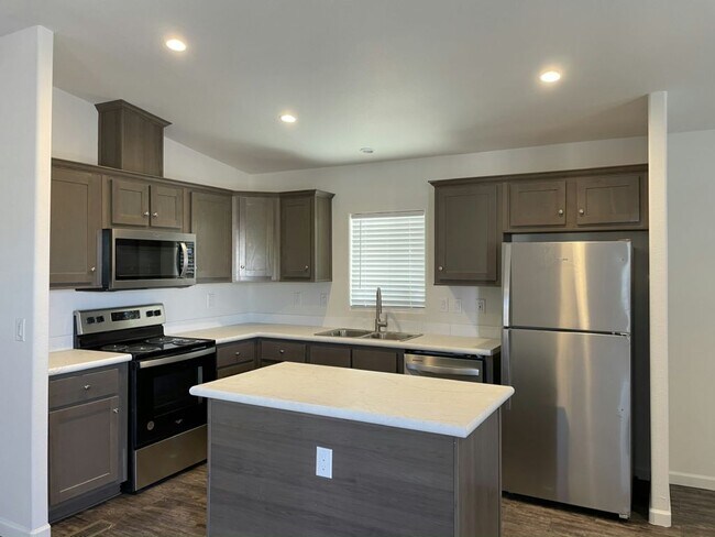 Building Photo - 1610 E Villa Rita Dr