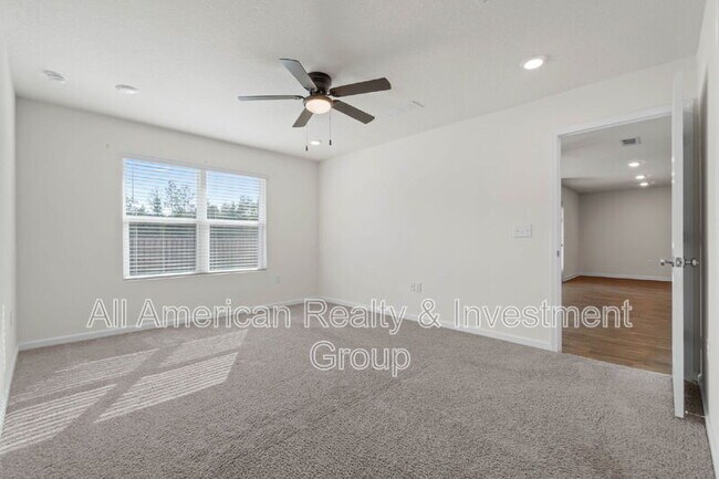 Building Photo - 1047 Limpkin St