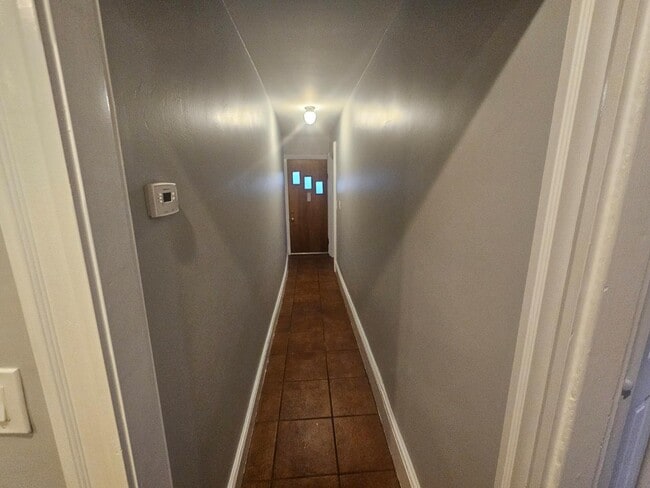 Building Photo - 208 Morrison Ave