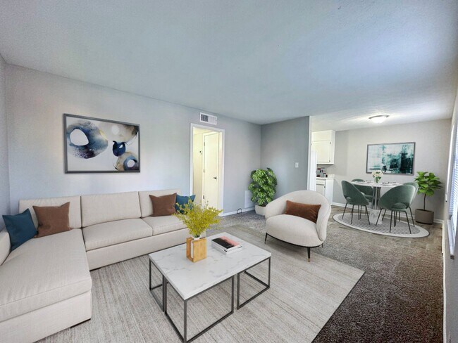 Building Photo - Parkway Apartments – Convenient 2-Bedroom ...