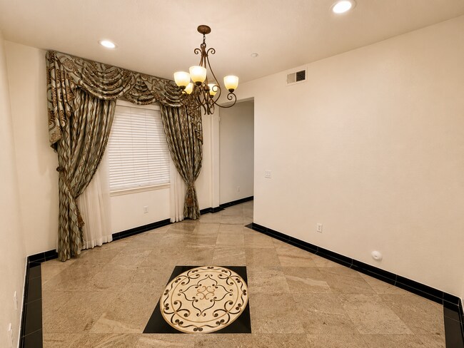 Building Photo - 621 Marbella Ct