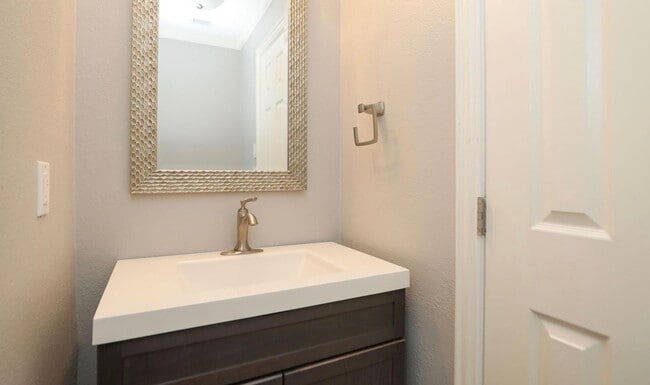 Building Photo - For Lease | 2 Bed, 2 Bath | 1,630 Sq Ft | ...
