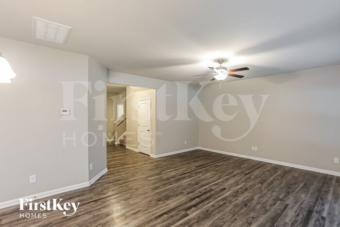 Building Photo - 9645 Hamel St