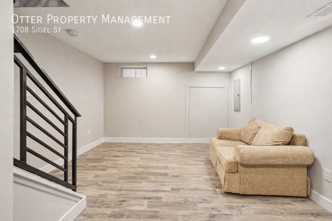 Building Photo - 1708 Sigel St