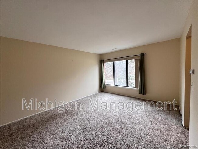 Building Photo - 2150 Pauline Blvd