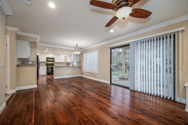 Building Photo - Beautiful 4 Bedroom Home on Cul-de-sac