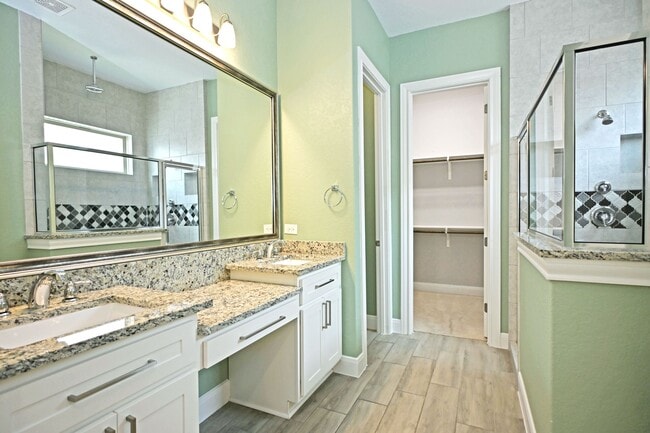 Building Photo - 1434 Oaklawn Dr
