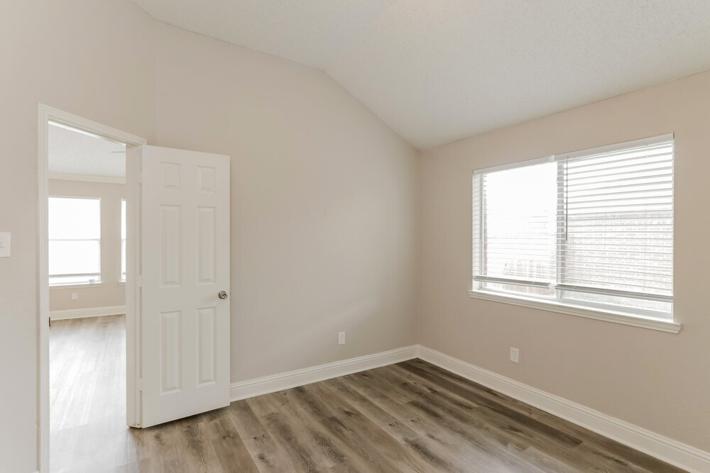 Building Photo - 2524 Hackberry Creek