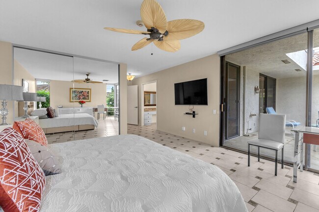 Building Photo - 31 Stanford Dr