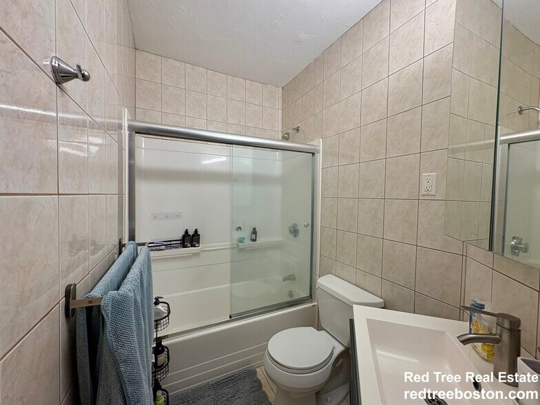 Building Photo - 1616 Beacon St