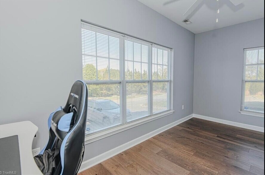 Building Photo - 302 Campus Walk Trl