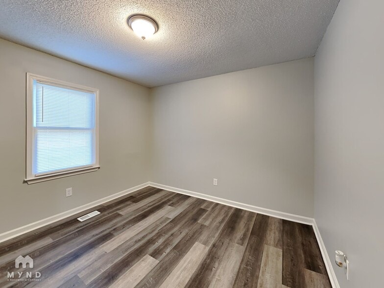 Building Photo - 1620 River Trce