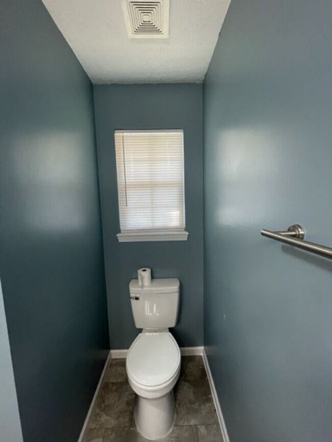 Building Photo - Now Available! Gorgeous Walkout Basement Home with a Pool, Ozark