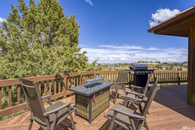 Building Photo - 3400 Southampton Dr