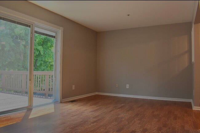 Living area overlooking deck - 5010 Kenilworth Ave