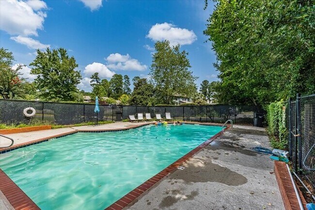 Building Photo - New remolded two close to Fort Gordon and Downtown Augusta Medical Center S