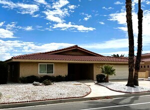 Building Photo - MLCC 3 Bedroom 2 Bath