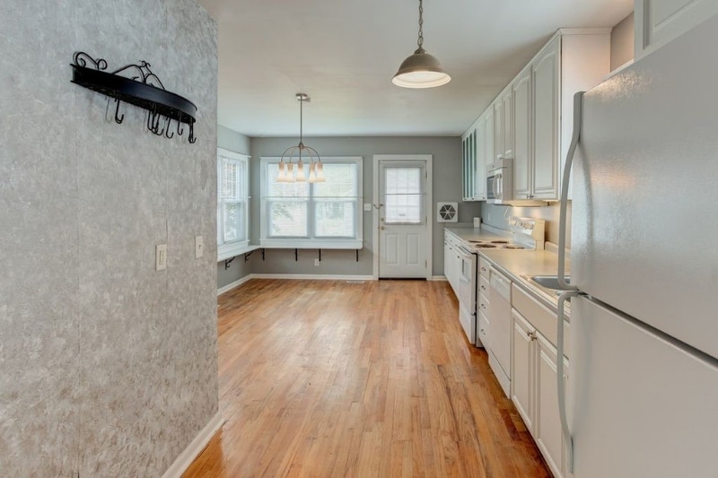 Building Photo - 1306 Henning Ave