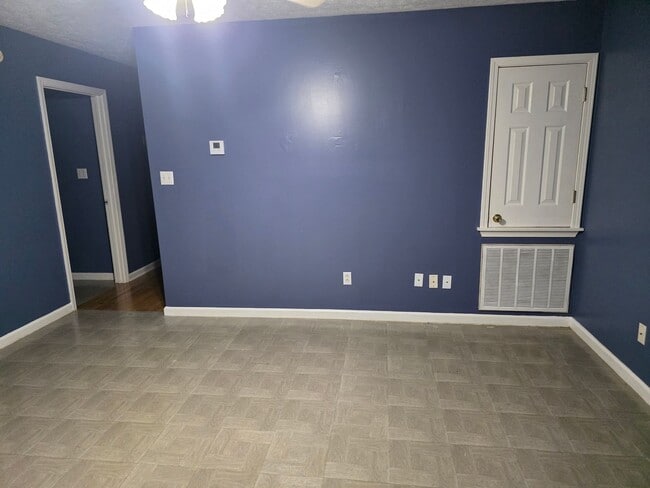 Building Photo - 103 Stanford Cir