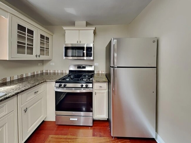 Building Photo - 2025 N 75th Ave