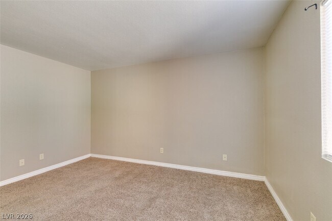 Building Photo - 4450 Sandy River Dr