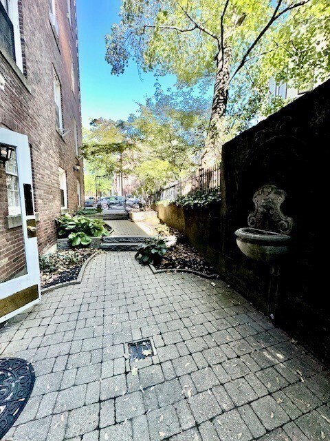 Building Photo - 16 Chauncy St