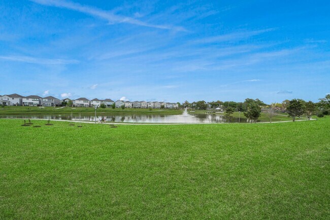 Building Photo - 9830 Magnolia Village Ln