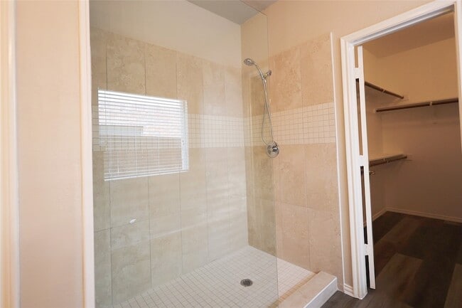 Building Photo - 9717 Mulligan Dr