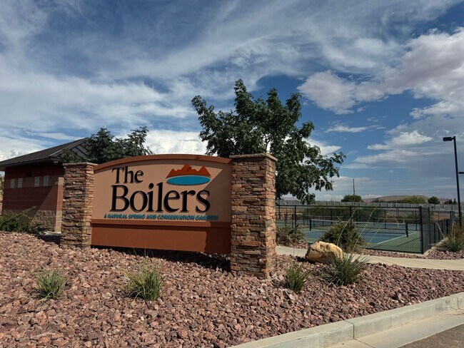Building Photo - Millcreek Springs Townhome