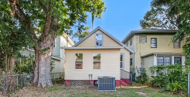 Building Photo - 513 E 36th St