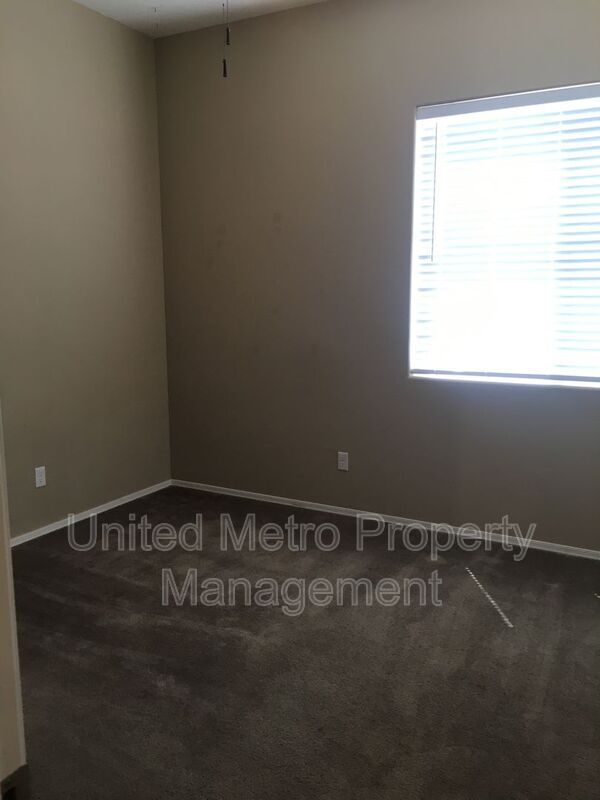 Building Photo - 6065 Haskins Ct