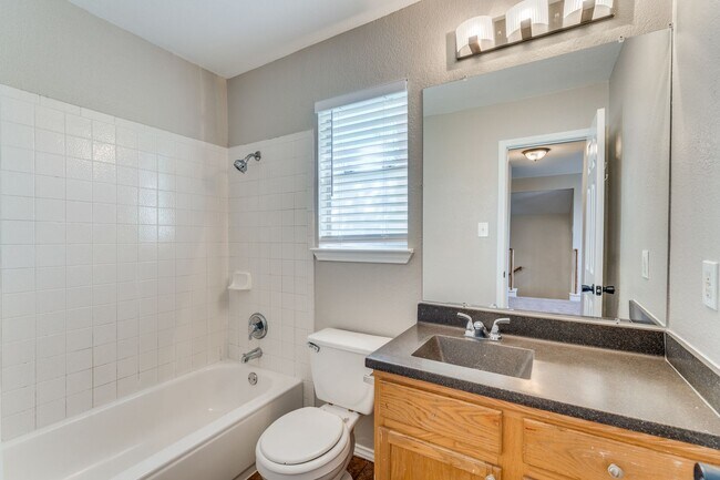 Building Photo - Recently updated home in Pflugerville
