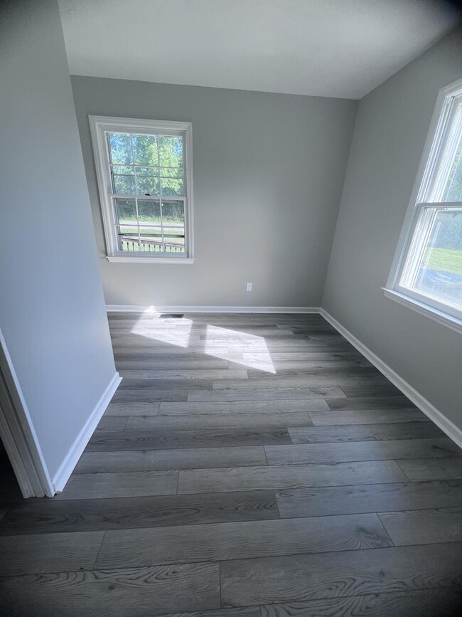 Building Photo - 2548 Park Rd Ext