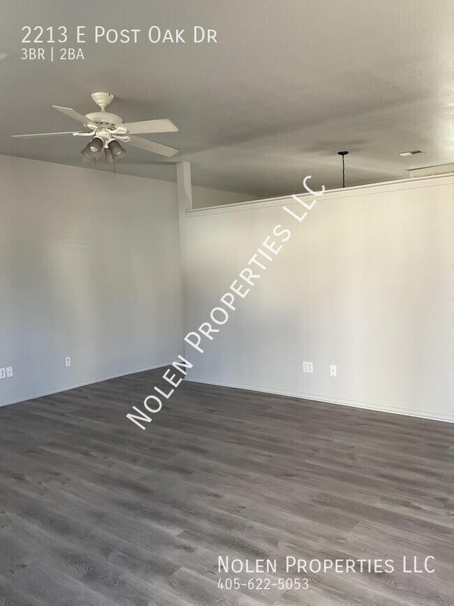 Building Photo - 2213 Post Oak Dr