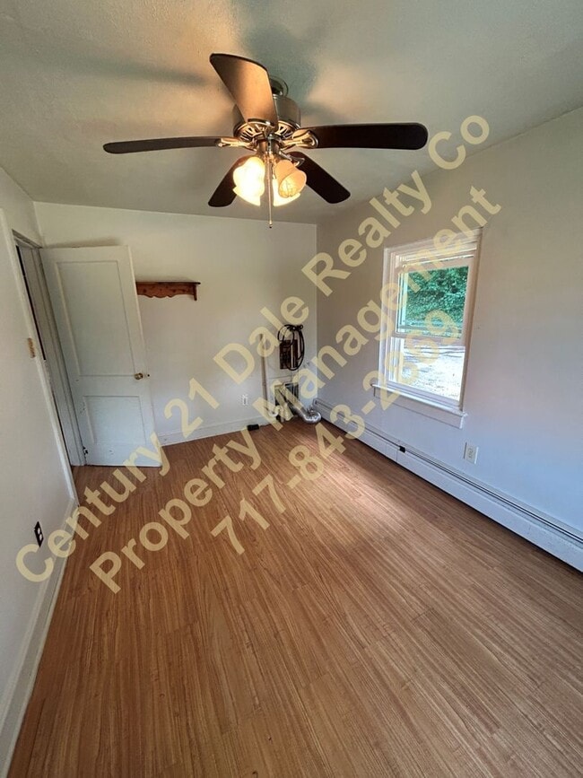 Building Photo - 2 Bedroom home in South Eastern School District with a Large Yard