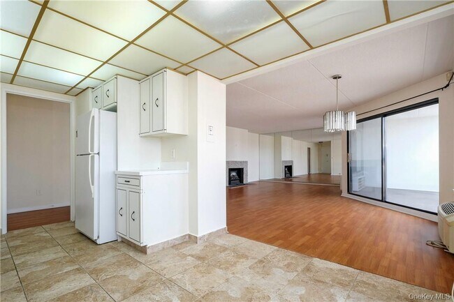 Building Photo - 400 High Point Dr